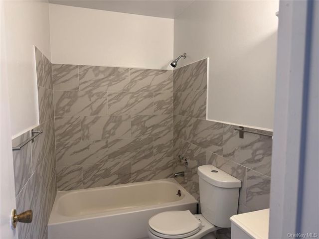 200 Hilton Avenue 30, Hempstead, NY 11550