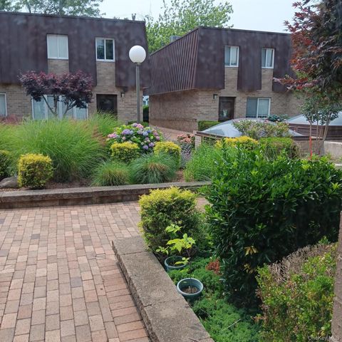 200 Hilton Avenue 30, Hempstead, NY 11550