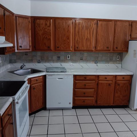 200 Hilton Avenue 30, Hempstead, NY 11550