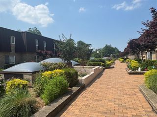 200 Hilton Avenue 30, Hempstead, NY 11550