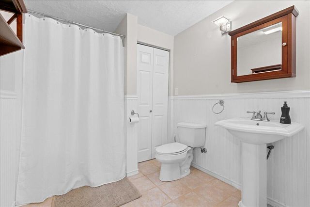 603 Cattail Lane, Pinckney, MI 48169