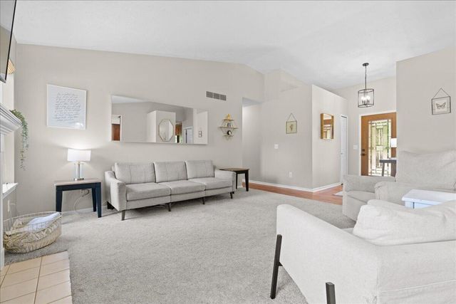 603 Cattail Lane, Pinckney, MI 48169