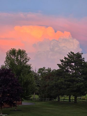 417 Country Club Drive, Saint Clair Shores, MI 48082