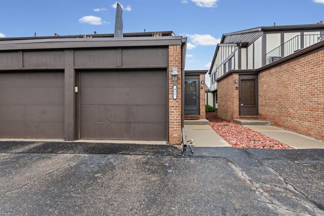 417 Country Club Drive, Saint Clair Shores, MI 48082