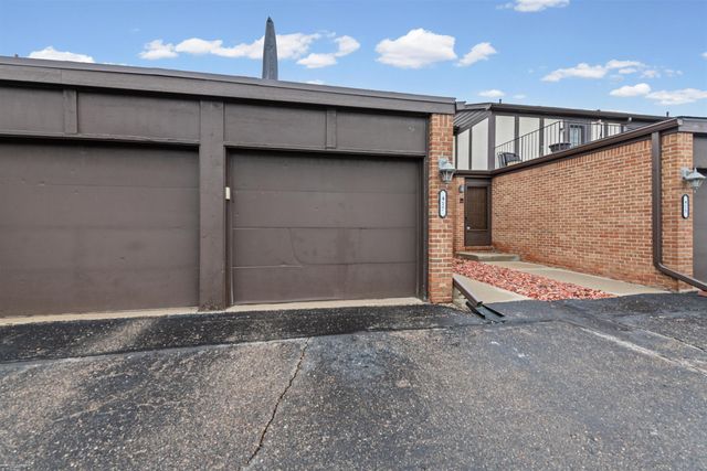 417 Country Club Drive, Saint Clair Shores, MI 48082