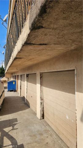 1004 N Poinsettia, Compton, CA 90221