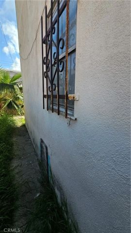 1004 N Poinsettia, Compton, CA 90221