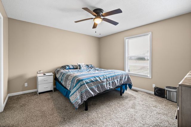 420 Sideline Dr, Oak Grove, KY 42262