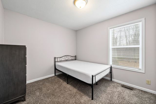 420 Sideline Dr, Oak Grove, KY 42262