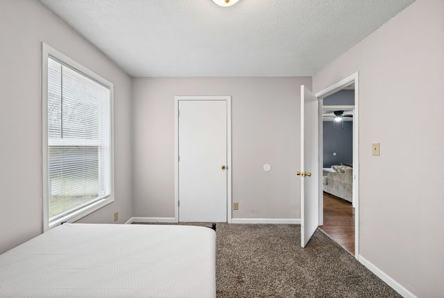 420 Sideline Dr, Oak Grove, KY 42262