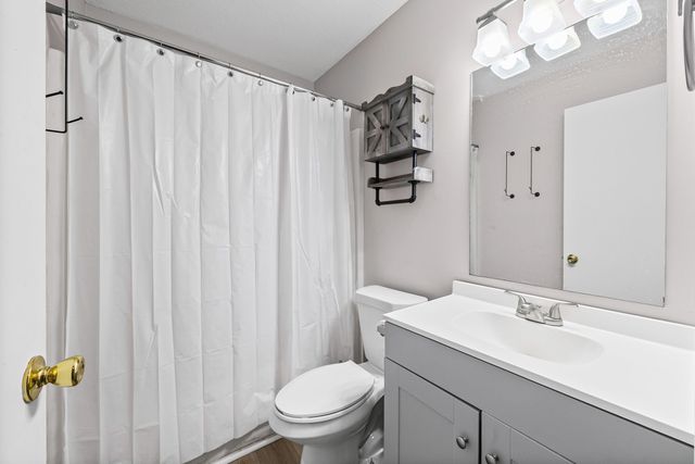 420 Sideline Dr, Oak Grove, KY 42262