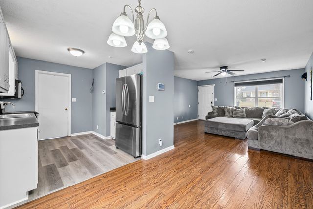 420 Sideline Dr, Oak Grove, KY 42262