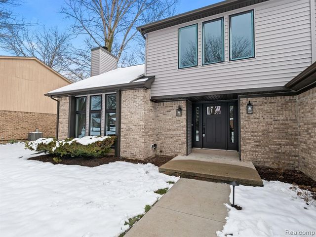 6866 Serenity Drive, Troy, MI 48098