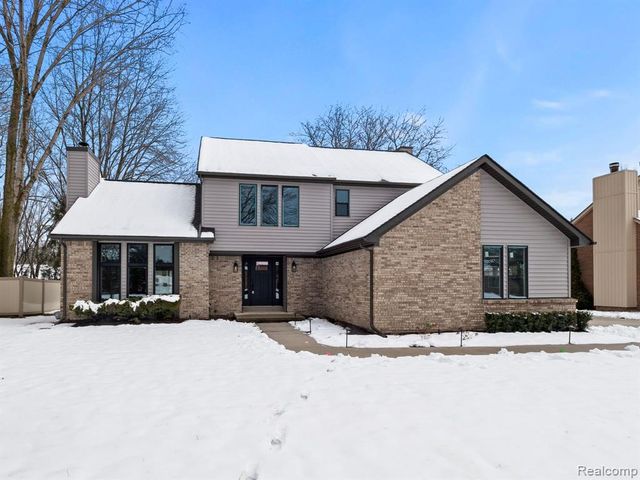 6866 Serenity Drive, Troy, MI 48098