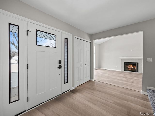 6866 Serenity Drive, Troy, MI 48098