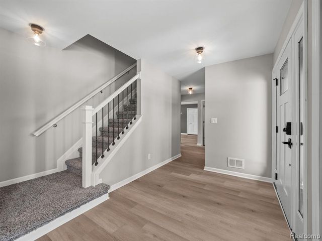 6866 Serenity Drive, Troy, MI 48098