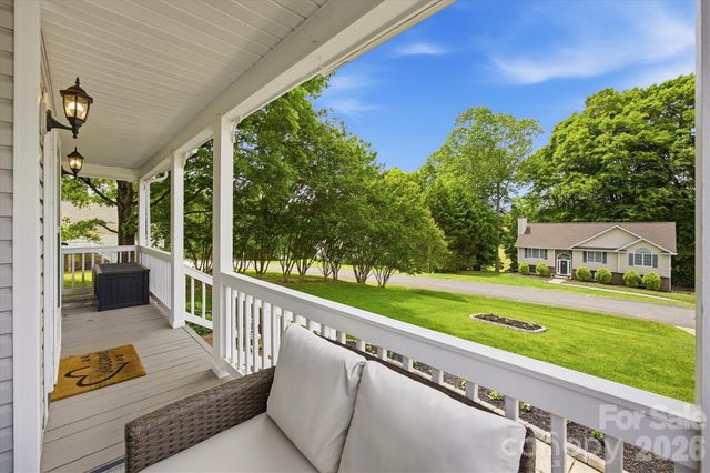 612 35th Street NE, Conover, NC 28613