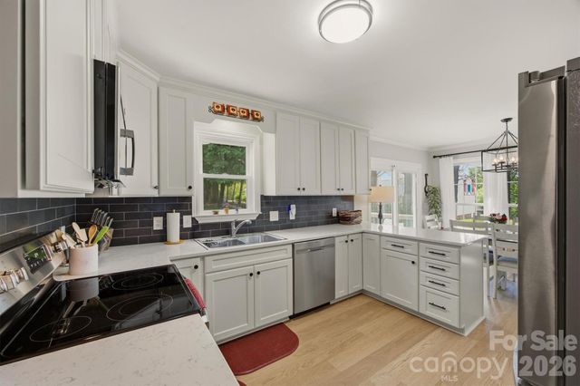 612 35th Street NE, Conover, NC 28613