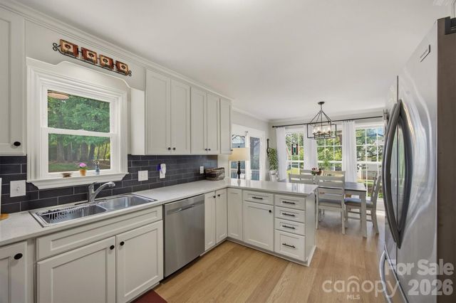 612 35th Street NE, Conover, NC 28613