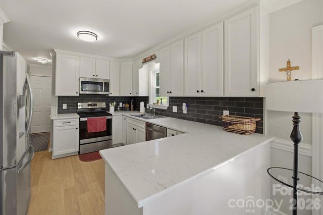 612 35th Street NE, Conover, NC 28613