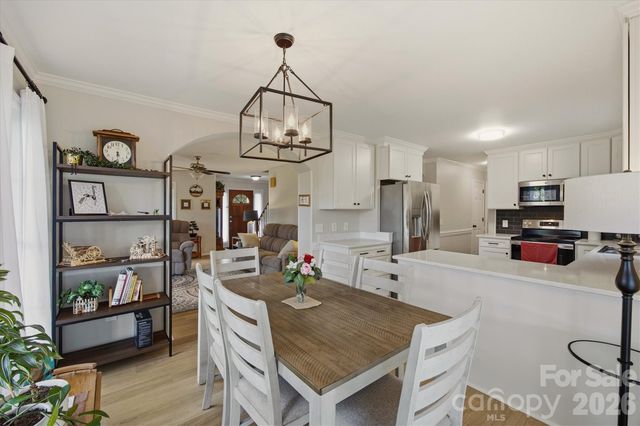 612 35th Street NE, Conover, NC 28613