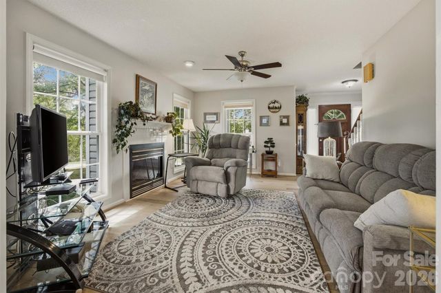 612 35th Street NE, Conover, NC 28613