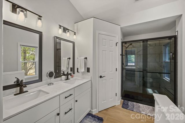 612 35th Street NE, Conover, NC 28613