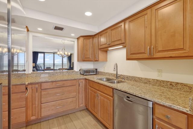 5061 N Highway A1a 905, Hutchinson Island, FL 34949