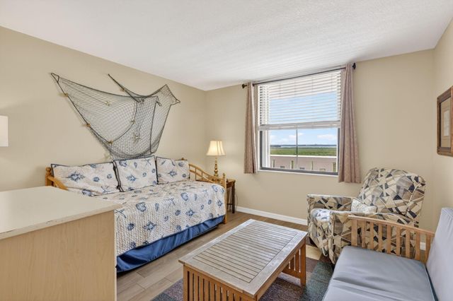 5061 N Highway A1a 905, Hutchinson Island, FL 34949