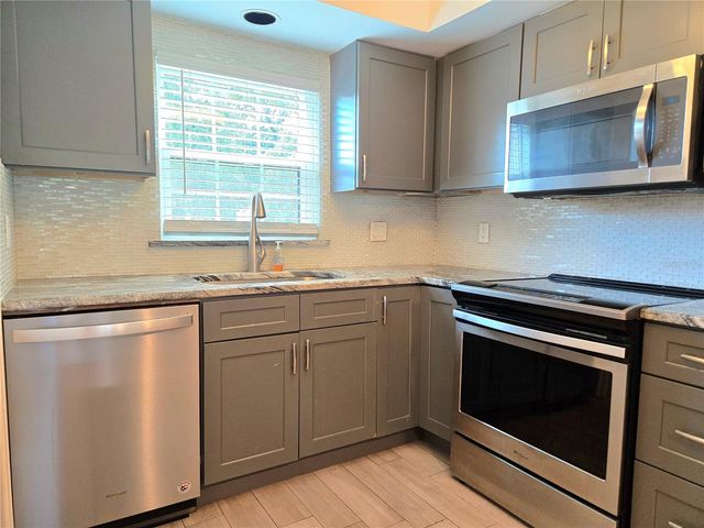 12900 VONN ROAD A101, Largo, FL 33774