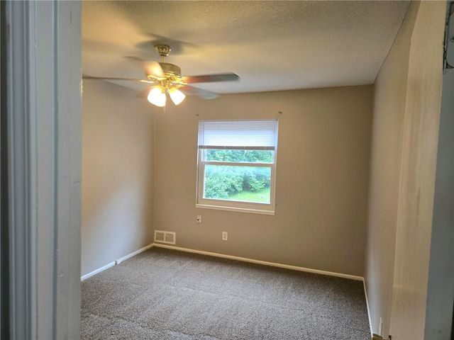 11527 Richmond Avenue, Kansas City, MO 64134