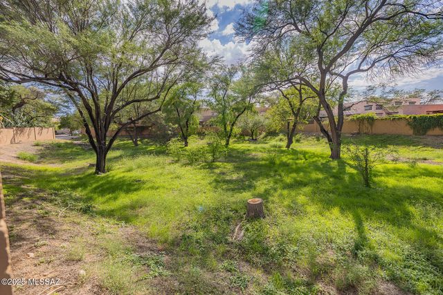 3745 N Camino Leamaria, Tucson, AZ 85716