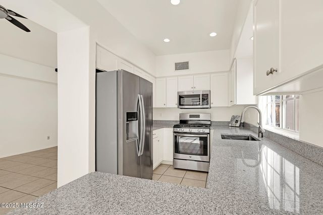 3745 N Camino Leamaria, Tucson, AZ 85716