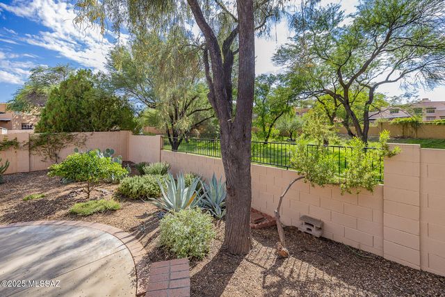 3745 N Camino Leamaria, Tucson, AZ 85716