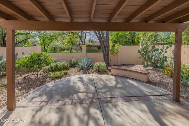 3745 N Camino Leamaria, Tucson, AZ 85716