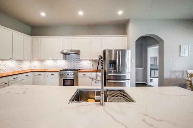 25227 Hawthorne Blossom Drive, Spring, TX 77389