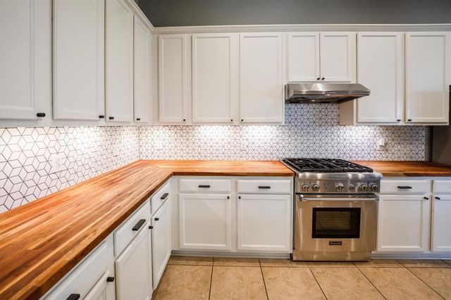 25227 Hawthorne Blossom Drive, Spring, TX 77389