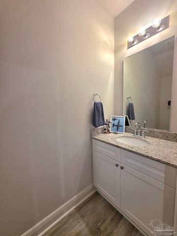 7158 Village Ln, Pensacola, FL 32504
