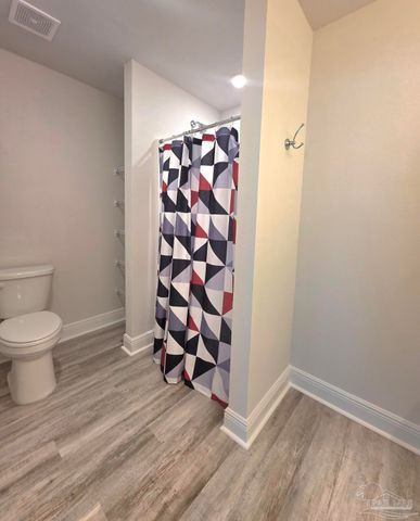 7158 Village Ln, Pensacola, FL 32504