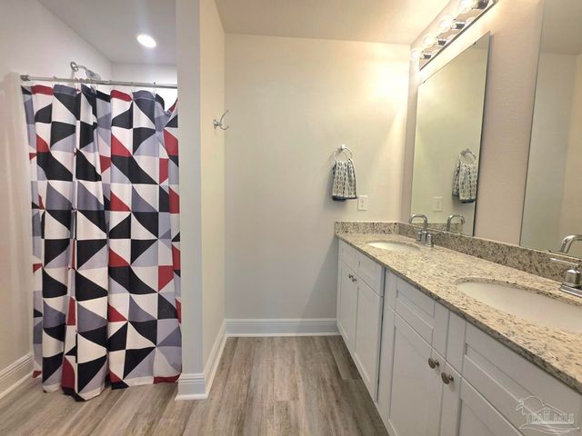 7158 Village Ln, Pensacola, FL 32504