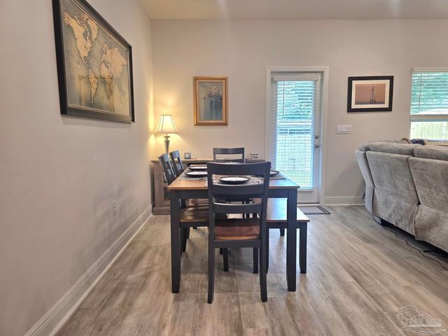 7158 Village Ln, Pensacola, FL 32504