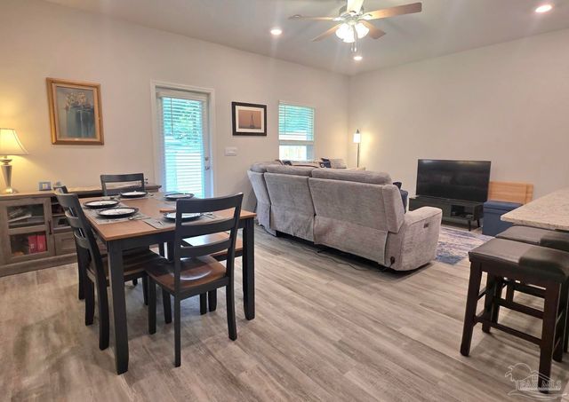7158 Village Ln, Pensacola, FL 32504