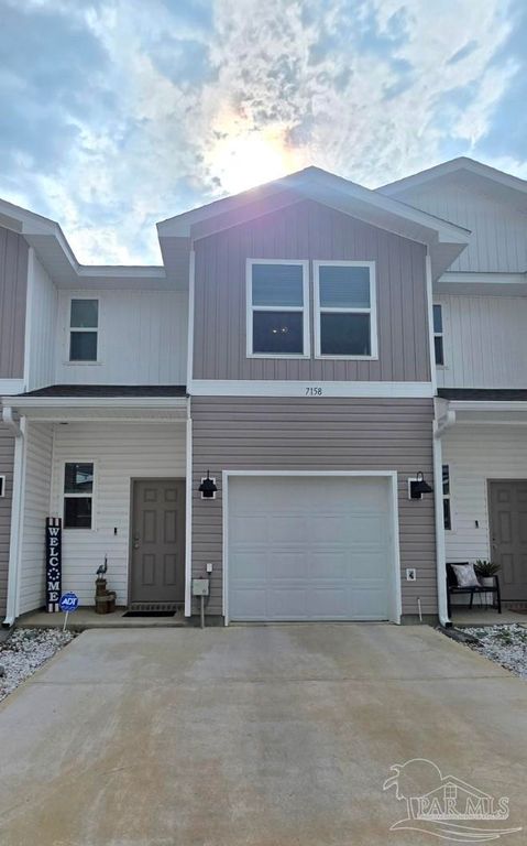 7158 Village Ln, Pensacola, FL 32504