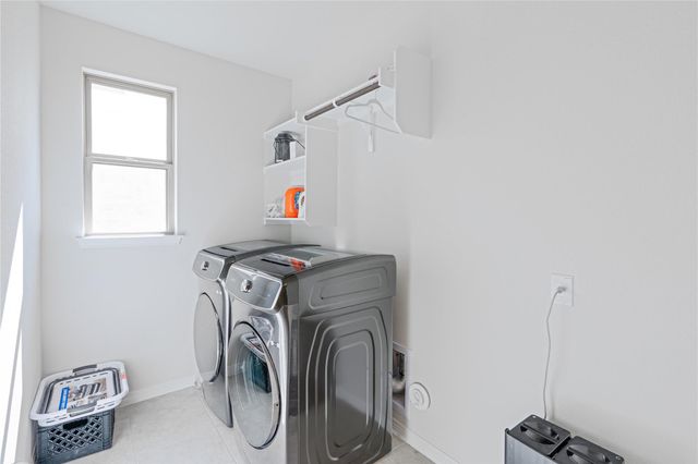 213 Mira Mesa DR, Liberty Hill, TX 78642