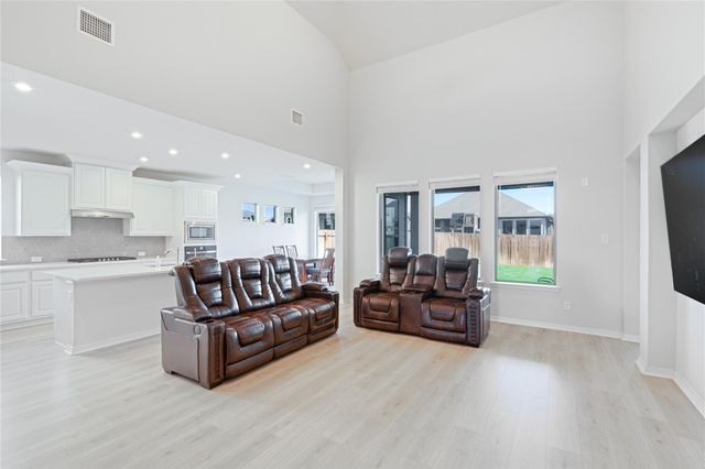 213 Mira Mesa DR, Liberty Hill, TX 78642