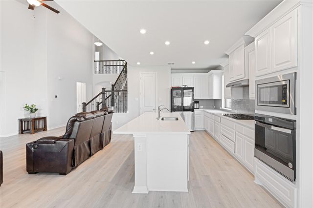 213 Mira Mesa DR, Liberty Hill, TX 78642