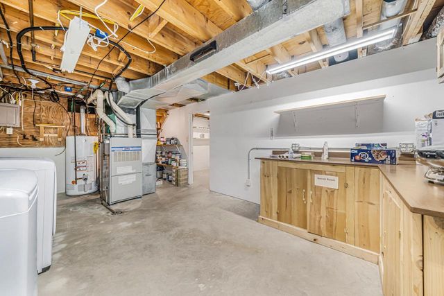 727 DAWN COURT, Neenah, WI 54956