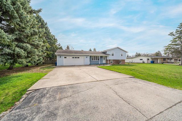 727 DAWN COURT, Neenah, WI 54956