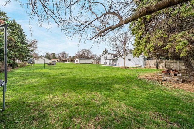 727 DAWN COURT, Neenah, WI 54956
