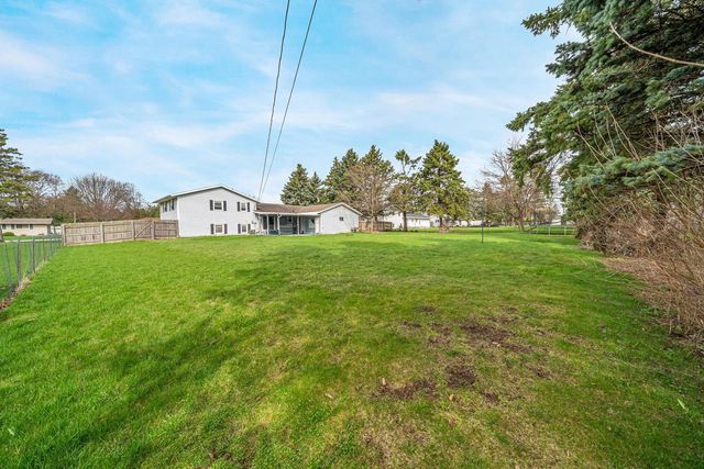 727 DAWN COURT, Neenah, WI 54956